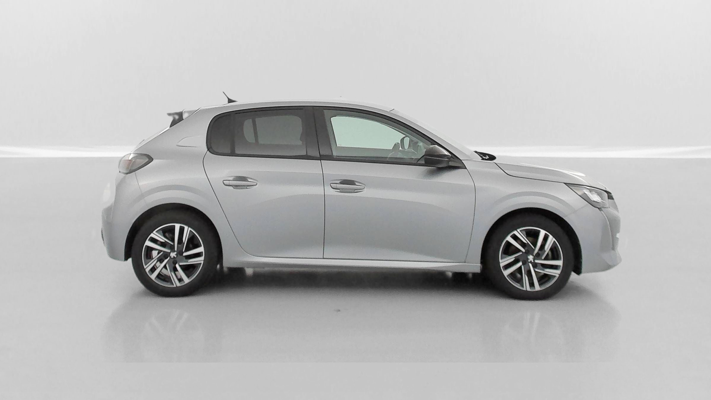 Peugeot 208 - Image 27