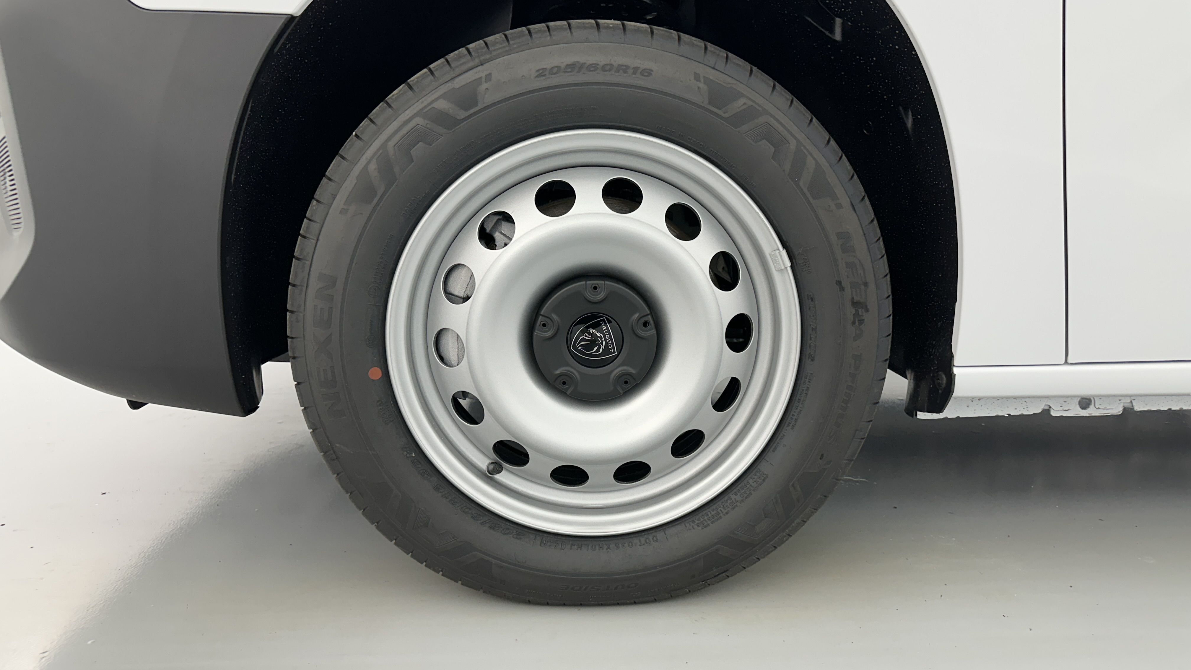 Peugeot e-Partner - Image 10