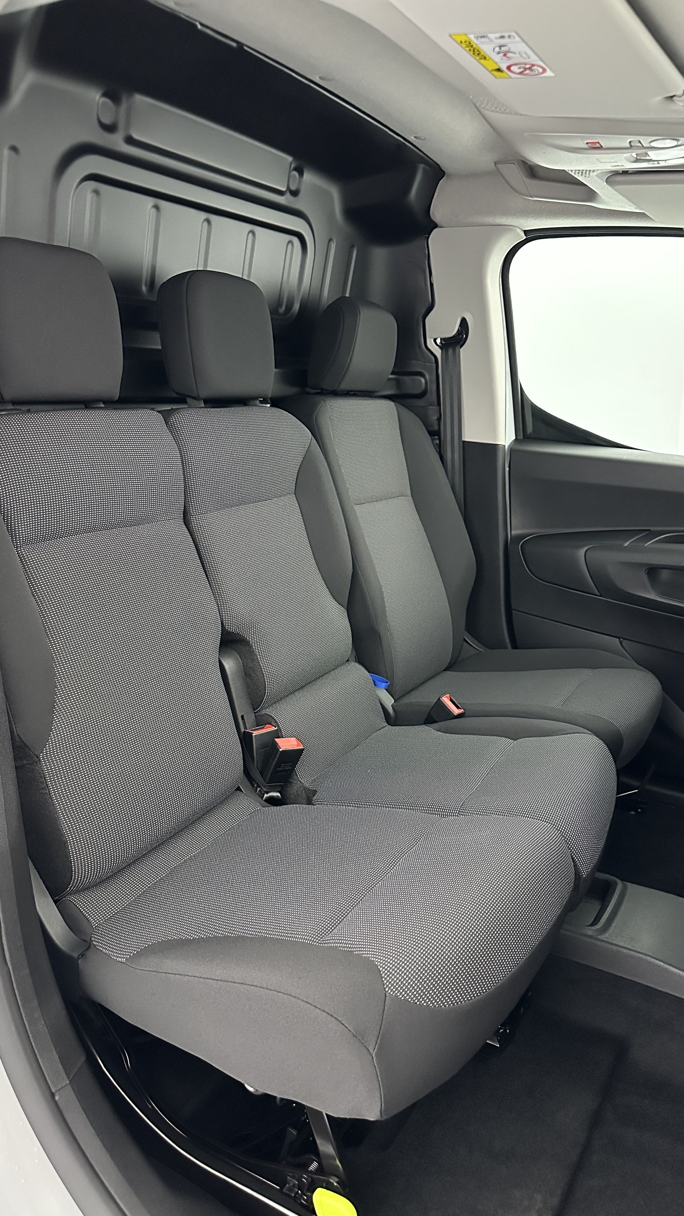 Peugeot e-Partner - Image 14