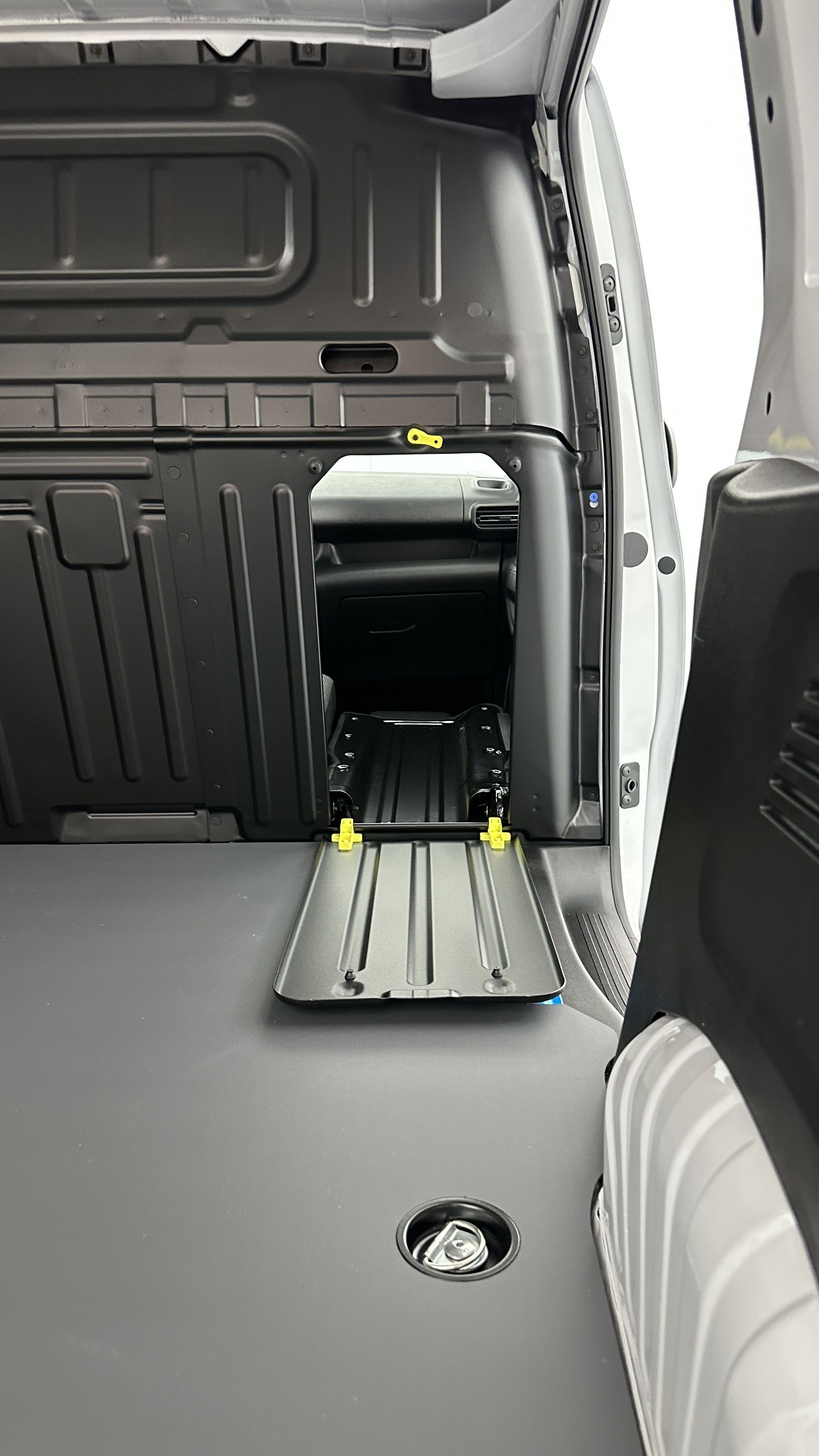 Peugeot e-Partner - Image 17