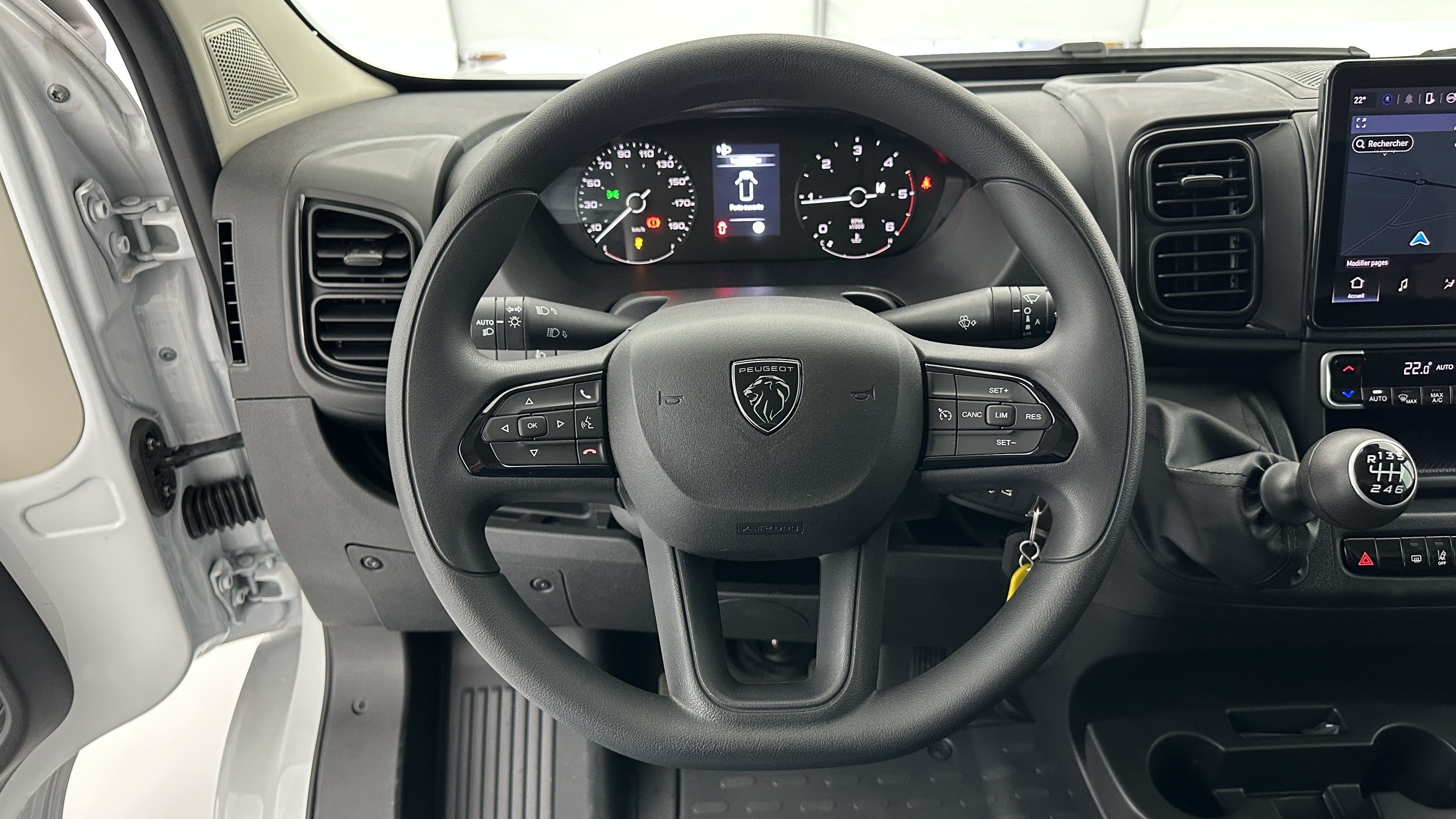 Peugeot Boxer - Image 11