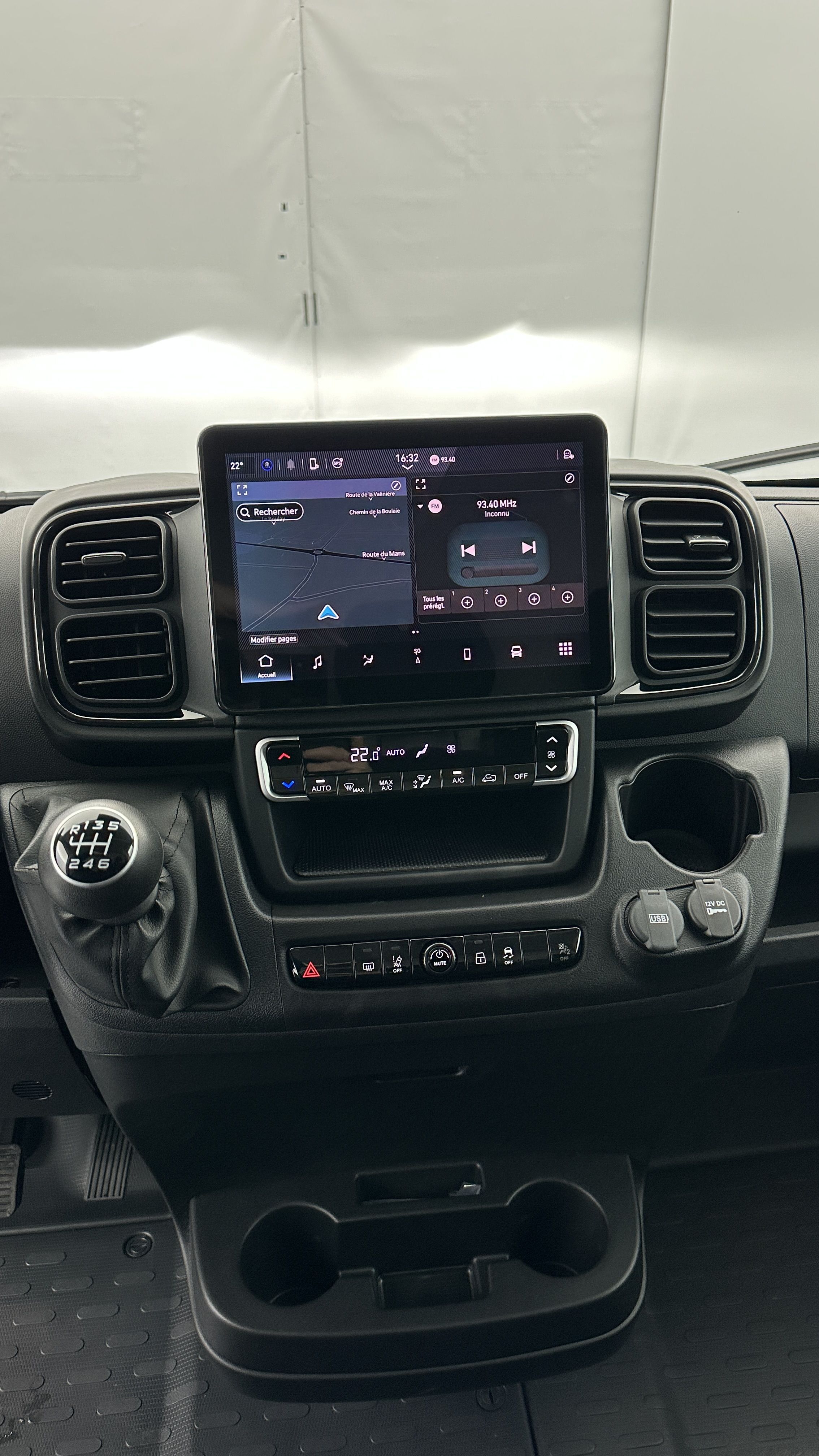 Peugeot Boxer - Image 12