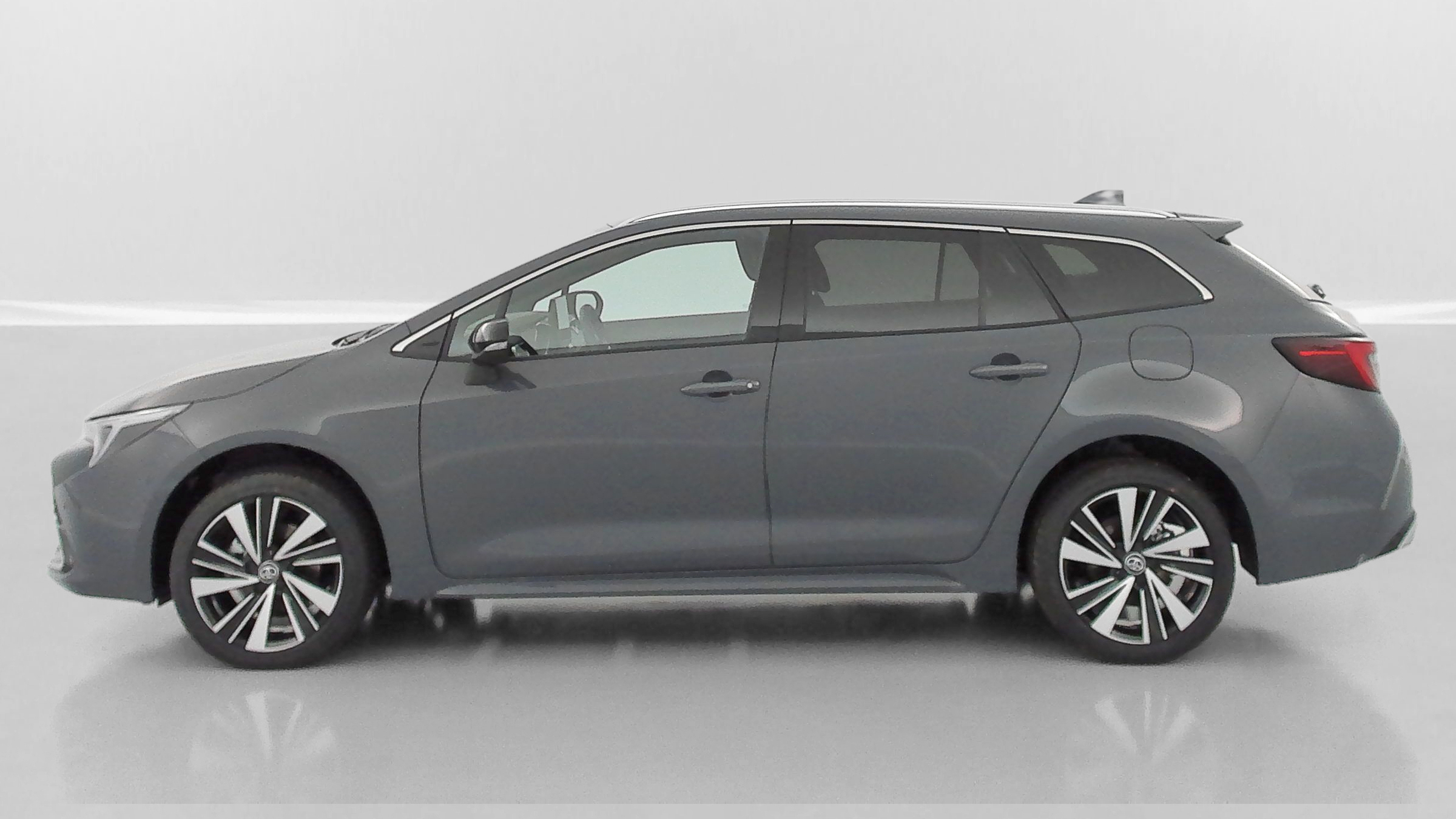 TOYOTA Corolla Touring Sports — photo 4