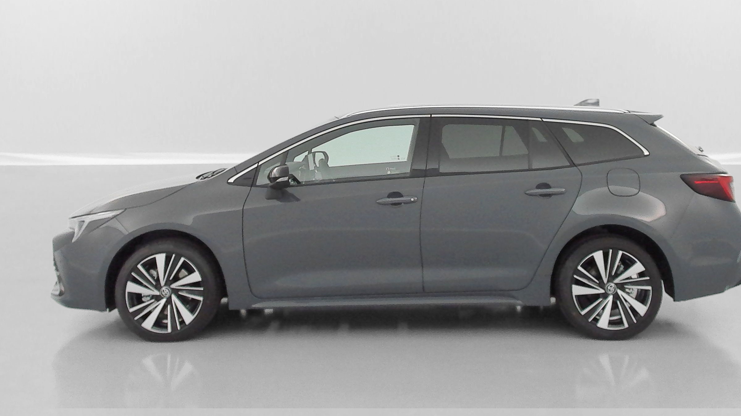 TOYOTA Corolla Touring Sports — photo 4