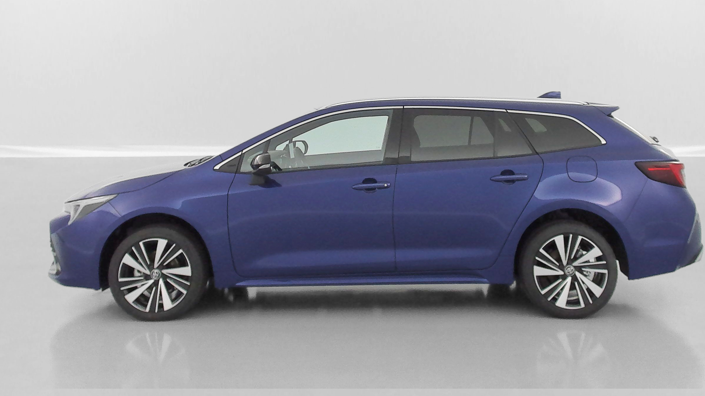 TOYOTA Corolla Touring Sports — photo 4