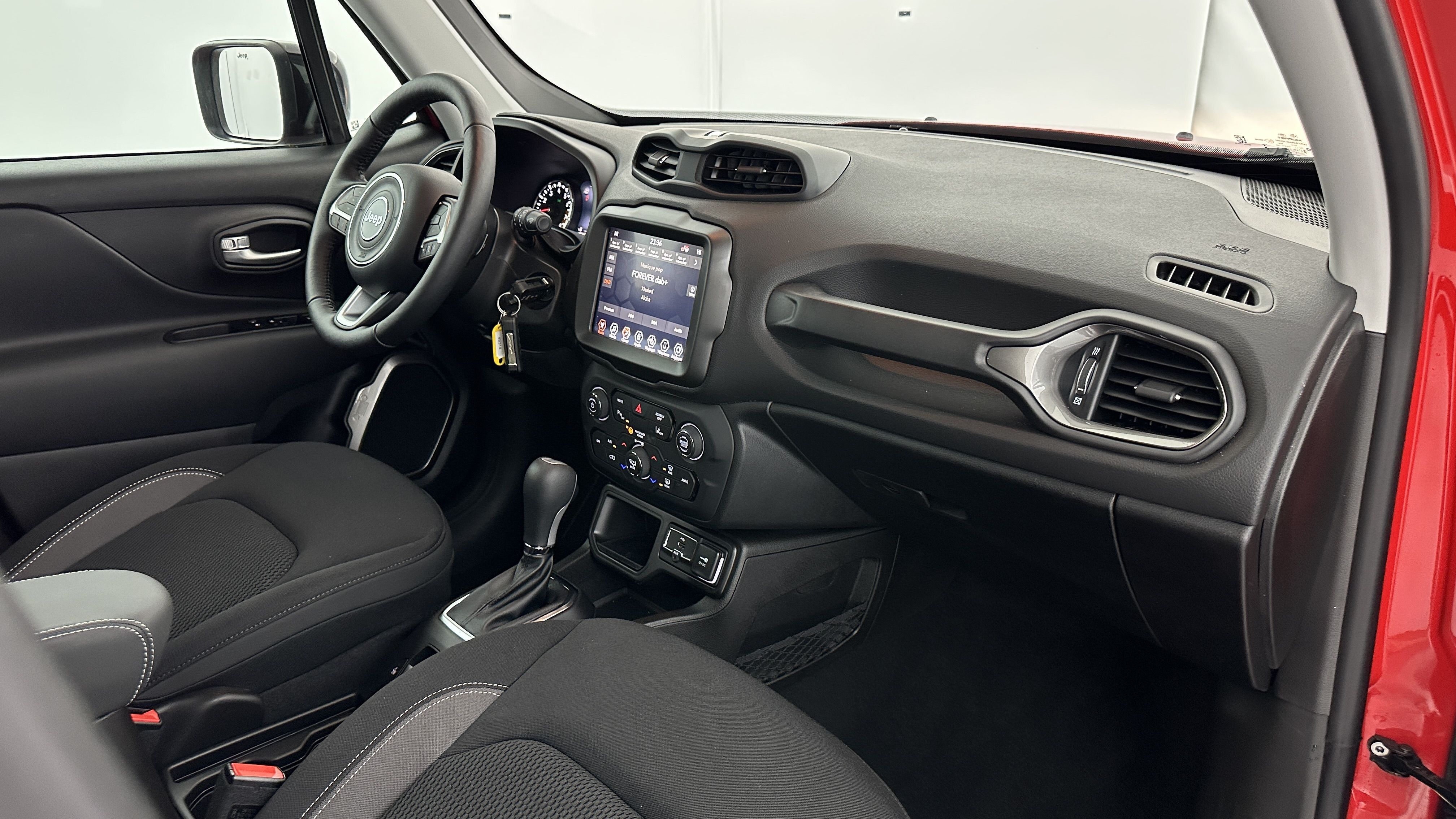 JEEP Renegade — photo 8