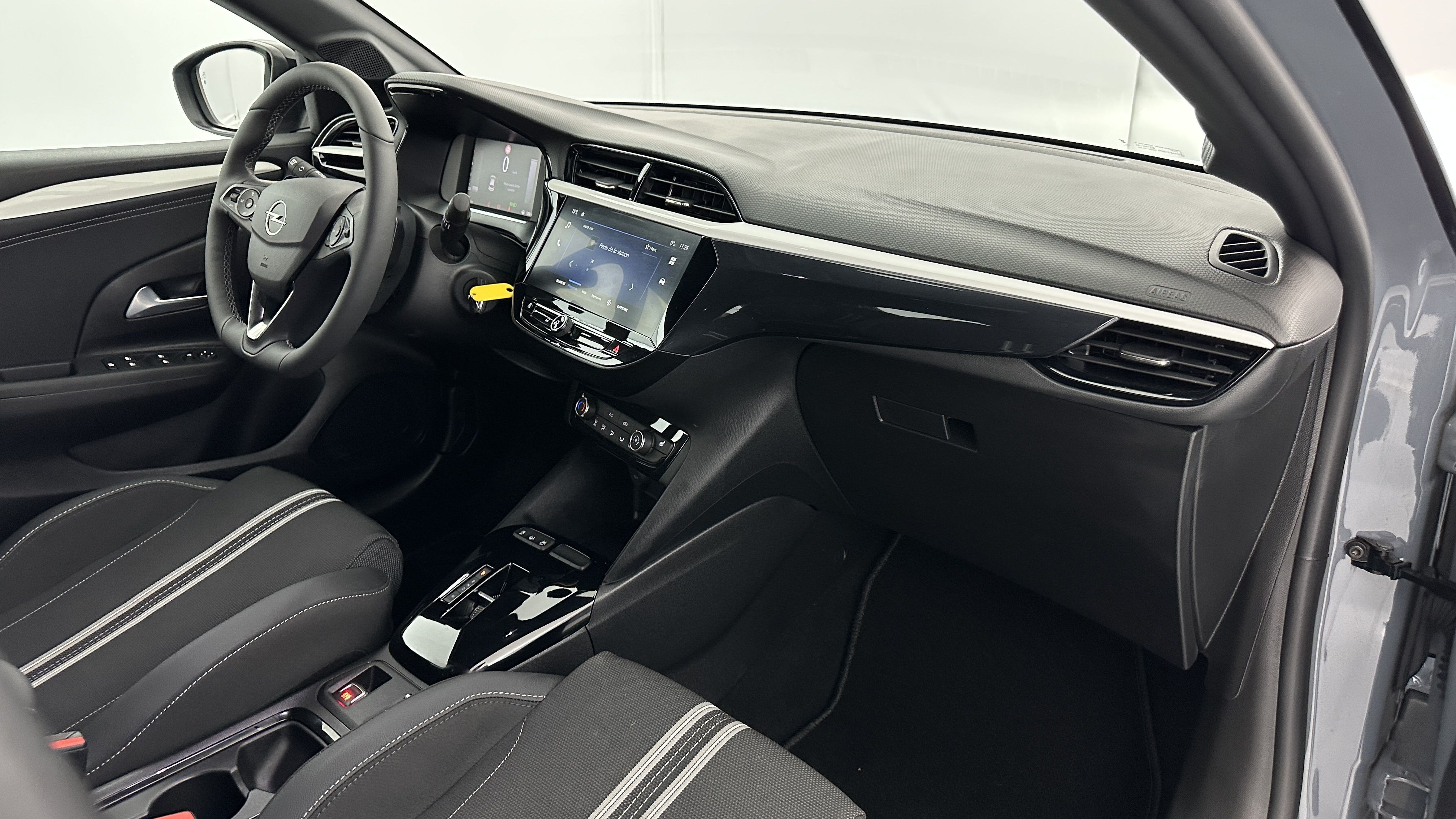 OPEL Corsa — photo 8