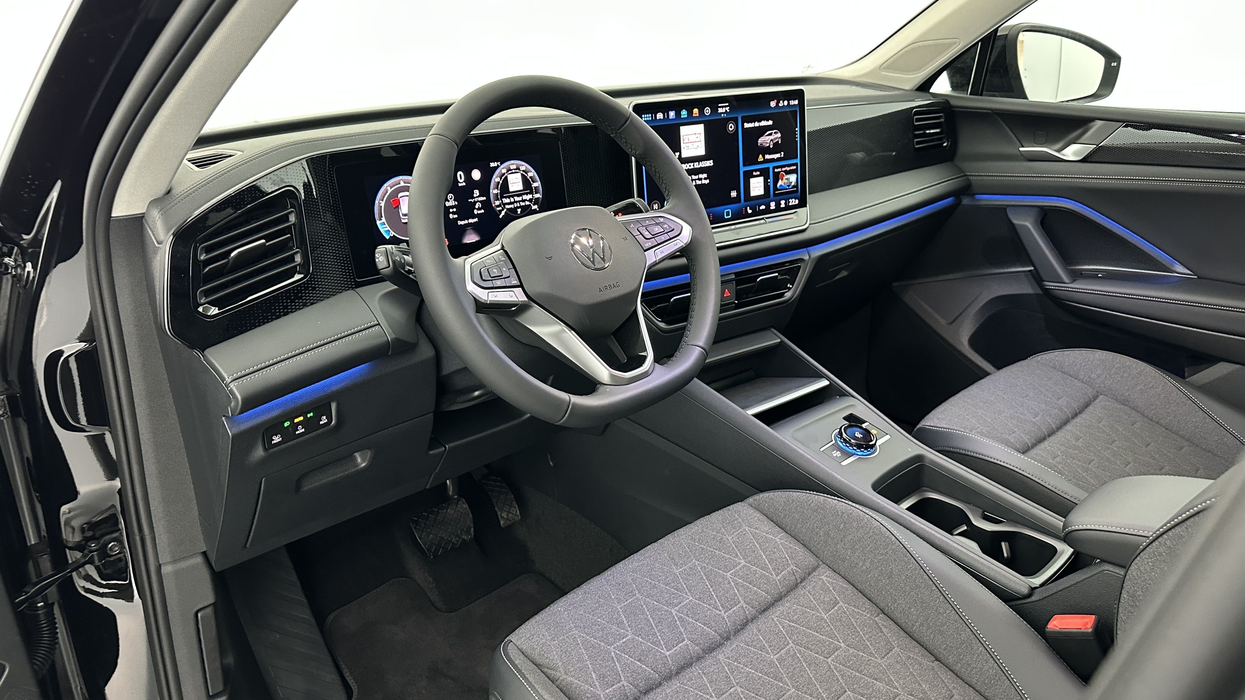 VOLKSWAGEN Tiguan — photo 6