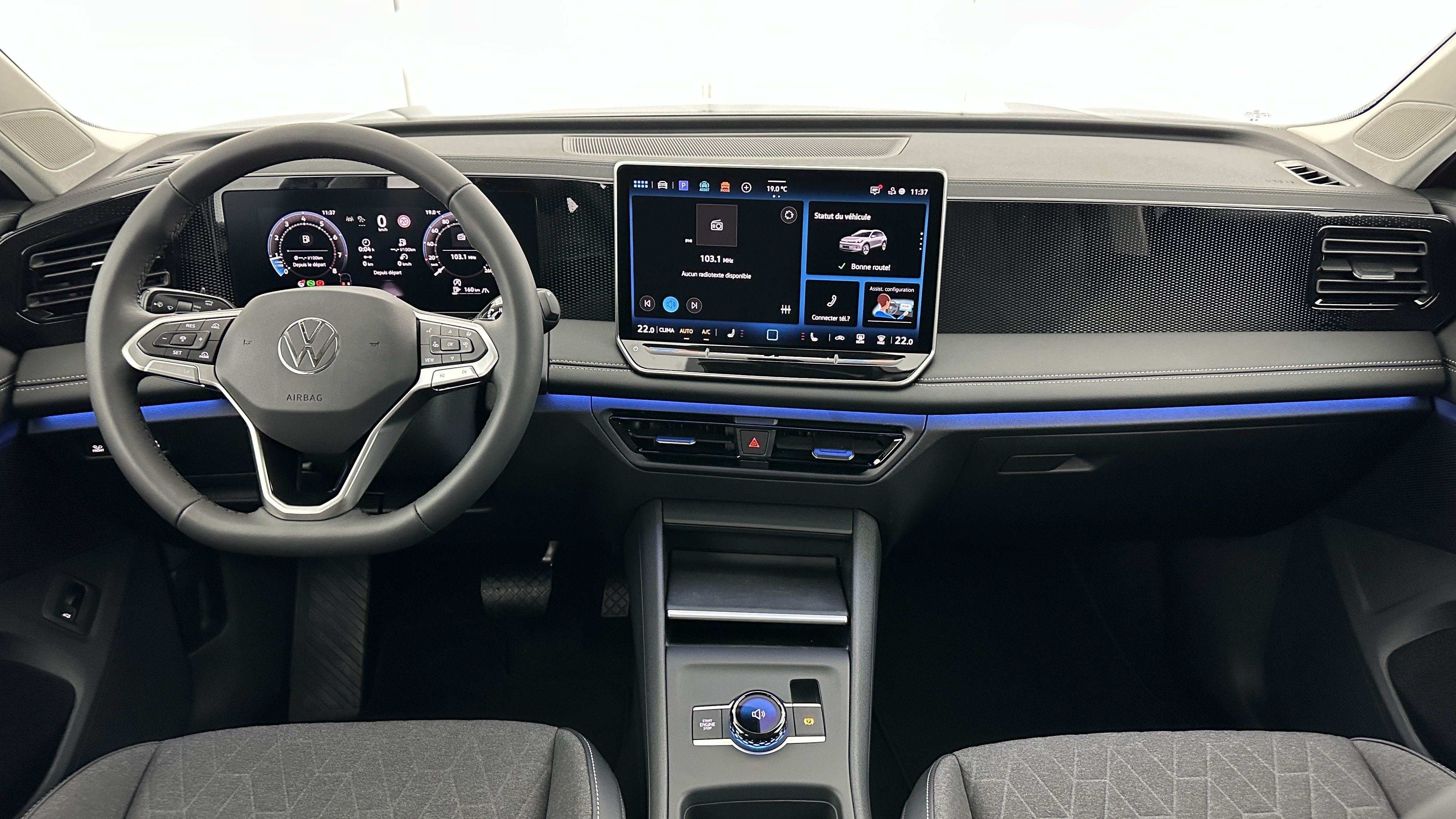 VOLKSWAGEN Tiguan — photo 7