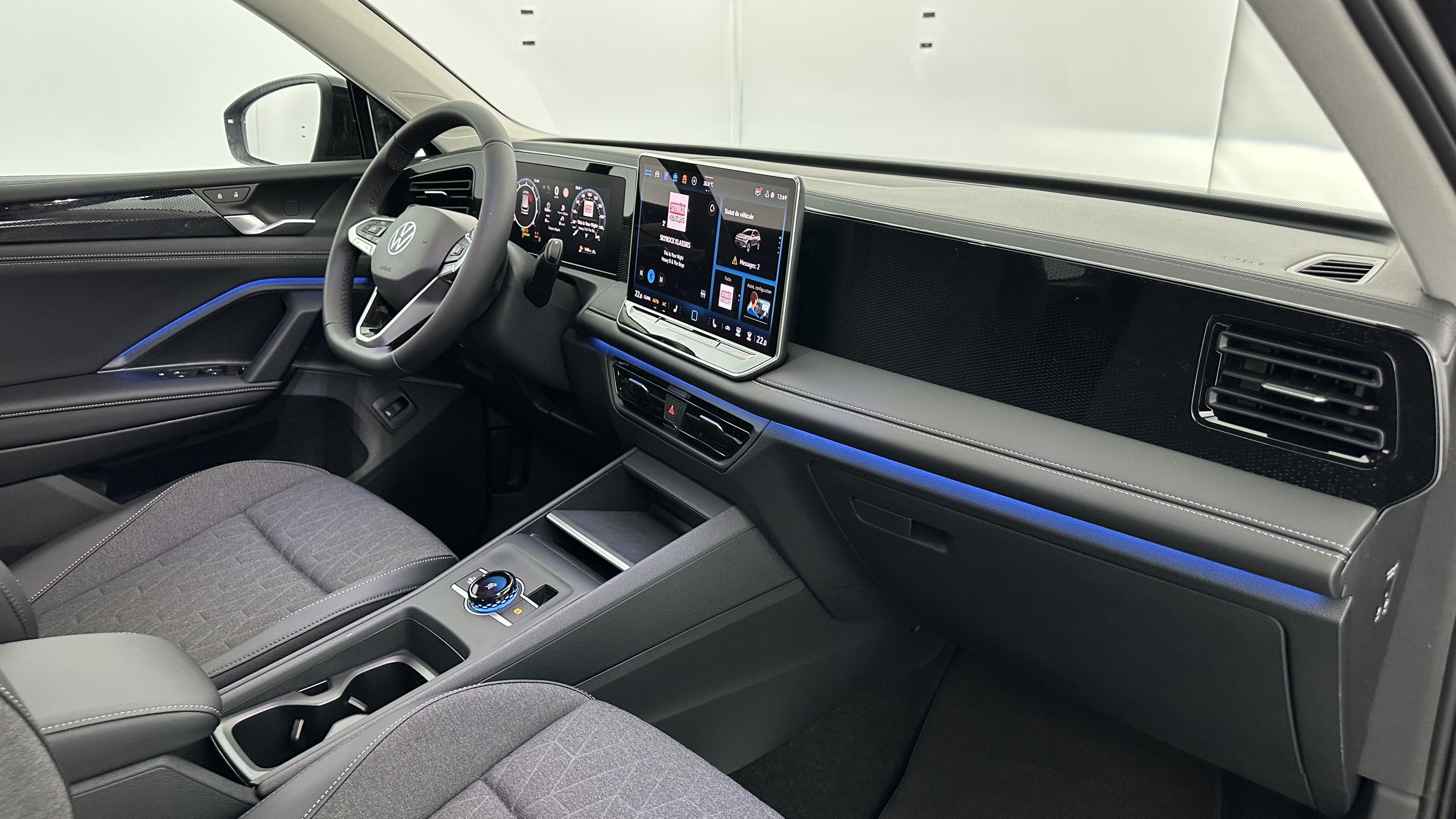 VOLKSWAGEN Tiguan — photo 8
