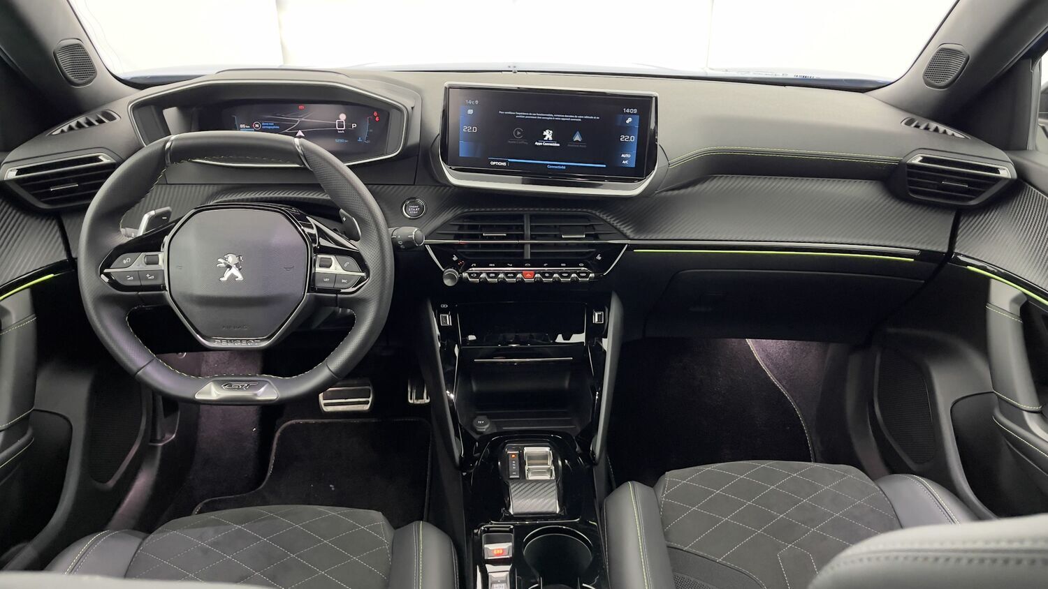 PEUGEOT 2008 — photo 7