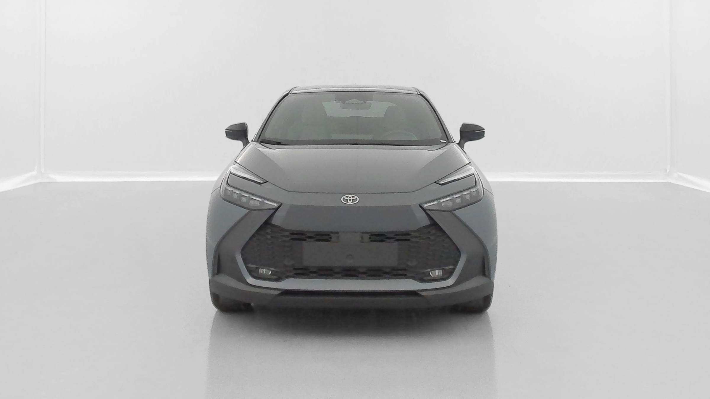 TOYOTA C-HR — photo 2
