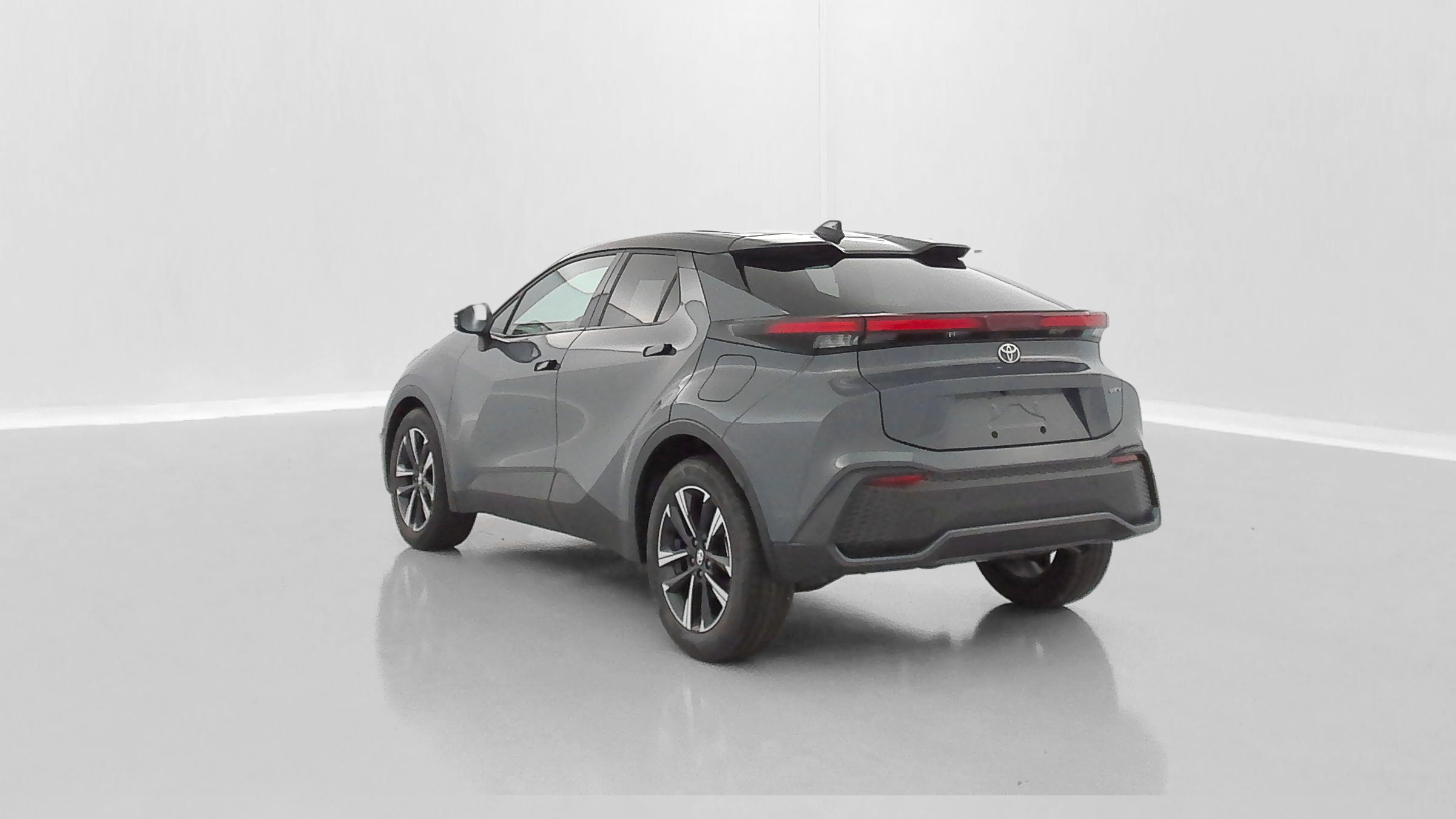 TOYOTA C-HR — photo 5